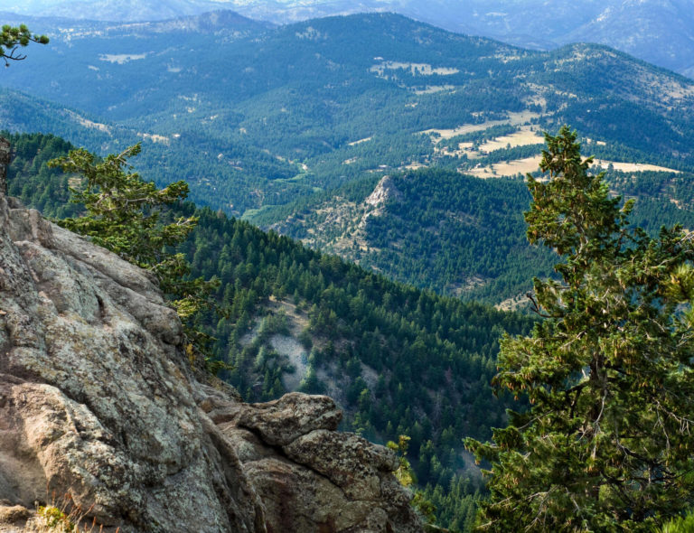 spring hikes colorado sugarloaf mountain